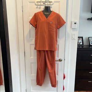 Figs uniform Orange Set